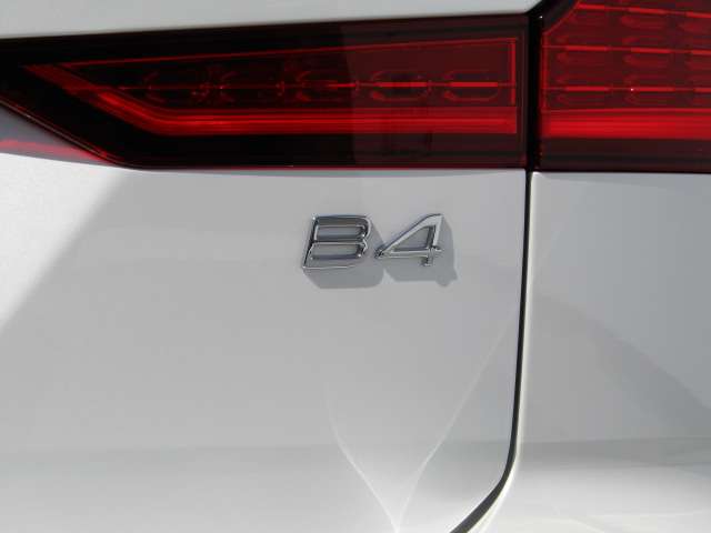 ボルボ Ｖ６０ ウルトラ　Ｂ４ R7年 (四国) 99