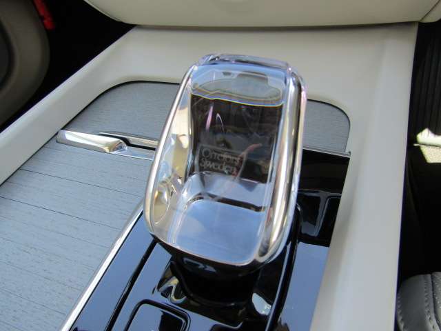 ボルボ Ｖ６０ ウルトラ　Ｂ４ R7年 (四国) 99