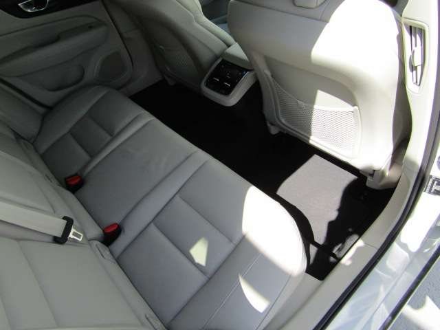 ボルボ Ｖ６０ ウルトラ　Ｂ４ R7年 (四国) 99