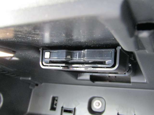 ボルボ Ｖ６０ ウルトラ　Ｂ４ R7年 (四国) 99