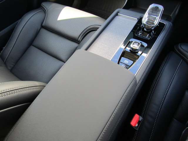 ボルボ ＸＣ９０ ウルトラ Ｔ８ ＡＷＤ プラグイン ハイブリッド ４ＷＤ R7年 (四国) 99