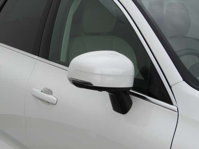 ボルボ ＸＣ６０ アルティメット Ｂ５ ＡＷＤ ４ＷＤ R4年 (四国) 99