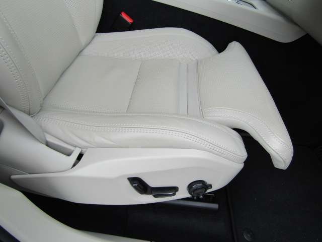 ボルボ ＸＣ６０ アルティメット Ｂ５ ＡＷＤ ４ＷＤ R4年 (四国) 99