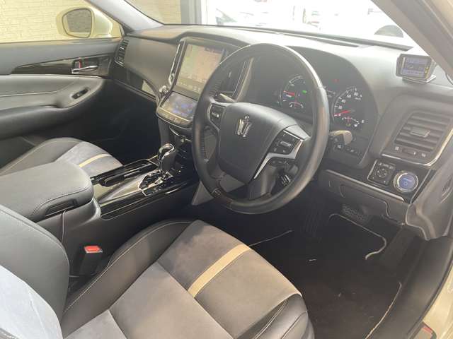 トヨタ クラウン　ハイブリッド ハイブリッド ２．５ Ｓ Ｊフロンティア H28年 (九州・沖縄) 99