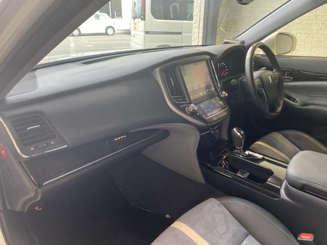 トヨタ クラウン　ハイブリッド ハイブリッド ２．５ Ｓ Ｊフロンティア H28年 (九州・沖縄) 99