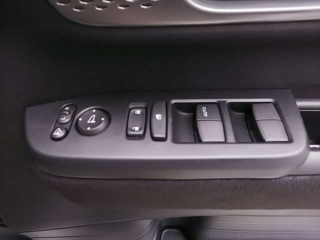 ホンダ Ｎ　ＢＯＸ カスタム ６６０ ターボ R7年 (関東) 99