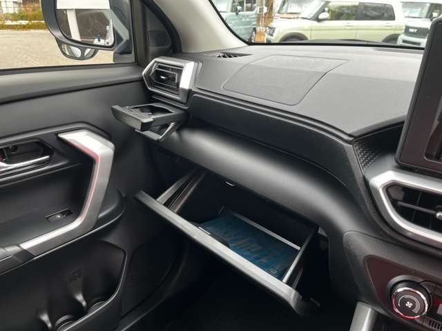 ダイハツ ロッキー １．２ プレミアム Ｇ ＨＥＶ R6年 (関東) 99