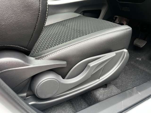 ダイハツ ロッキー １．２ プレミアム Ｇ ＨＥＶ R6年 (関東) 99