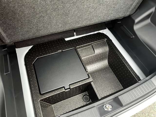 ダイハツ ロッキー １．２ プレミアム Ｇ ＨＥＶ R6年 (関東) 99