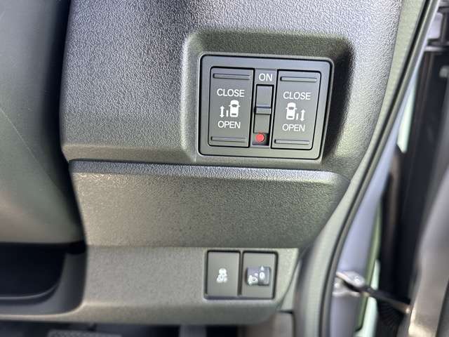 ホンダ Ｎ　ＢＯＸ カスタム ６６０ コーディネートスタイル モノトーン R7年 (東海) 99