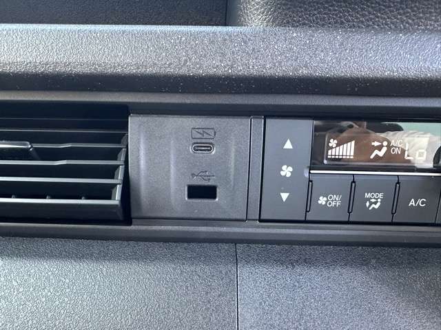 ホンダ Ｎ　ＢＯＸ カスタム ６６０ コーディネートスタイル モノトーン R7年 (東海) 99