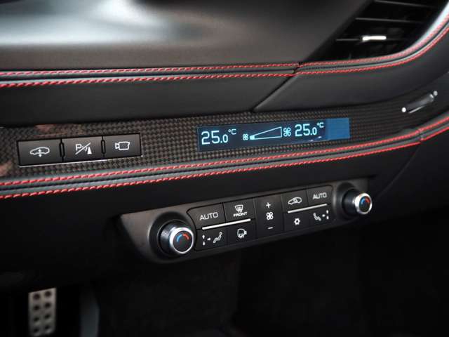 フェラーリ Ｆ８　トリブート Ｆ１ ＤＣＴ R4年 (近畿) 99