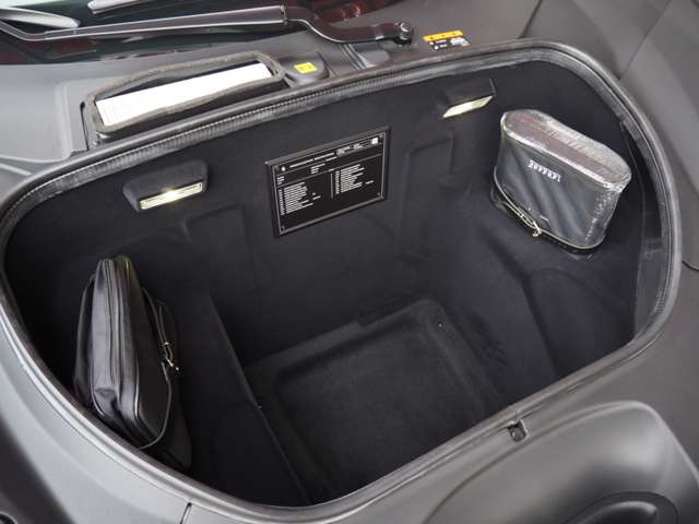 フェラーリ Ｆ８　トリブート Ｆ１ ＤＣＴ R4年 (近畿) 99