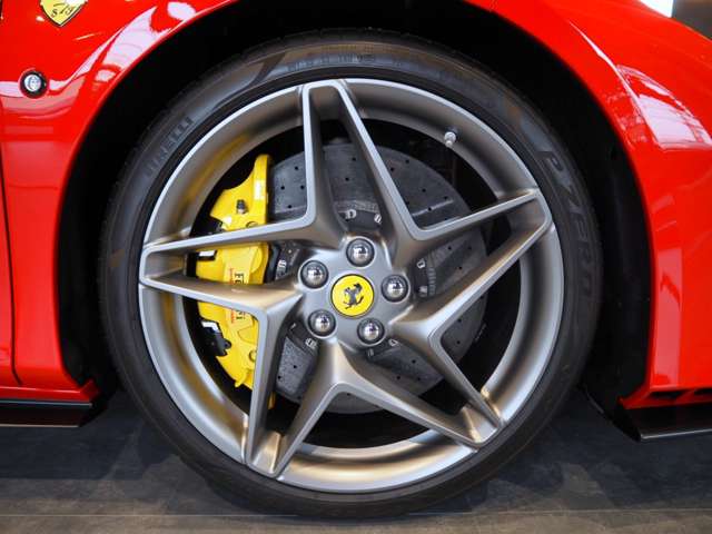 フェラーリ Ｆ８　トリブート Ｆ１ ＤＣＴ R4年 (近畿) 99