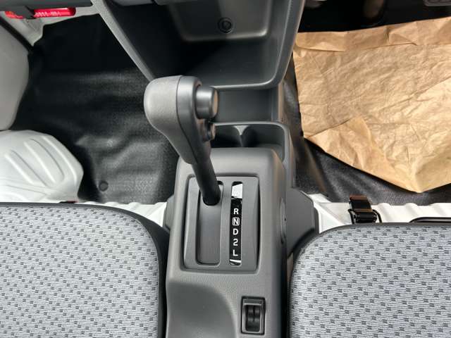 スズキ キャリイトラック ６６０ ＫＣエアコン・パワステ ３方開 ４ＷＤ R7年 () 99