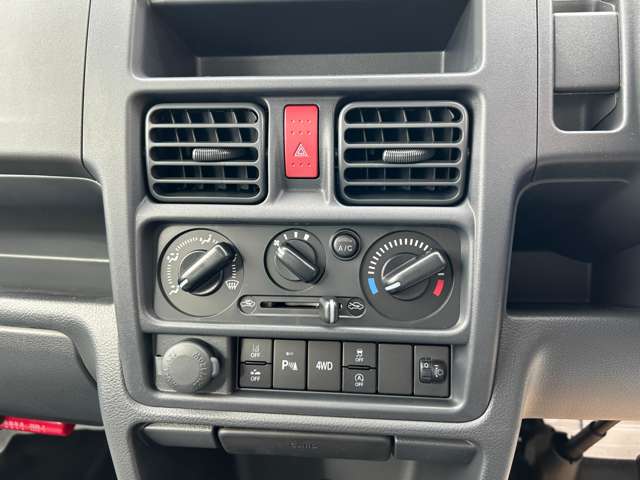 スズキ キャリイトラック ６６０ ＫＣエアコン・パワステ ３方開 ４ＷＤ R7年 () 99