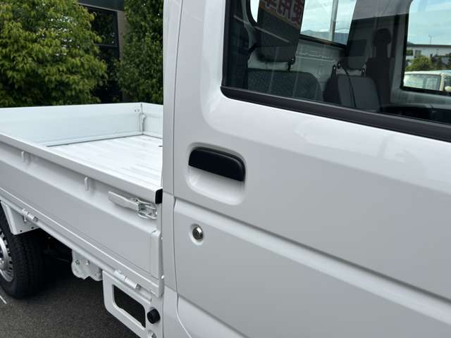 スズキ キャリイトラック ６６０ ＫＣエアコン・パワステ ３方開 ４ＷＤ R7年 () 99