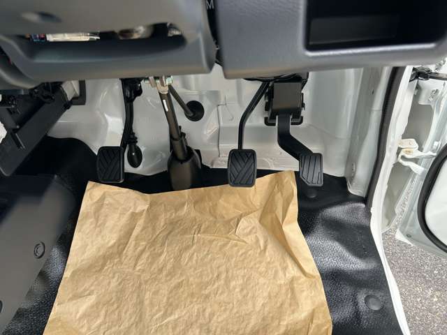 スズキ キャリイトラック ６６０ ＫＣエアコン・パワステ ３方開 ４ＷＤ R7年 () 99