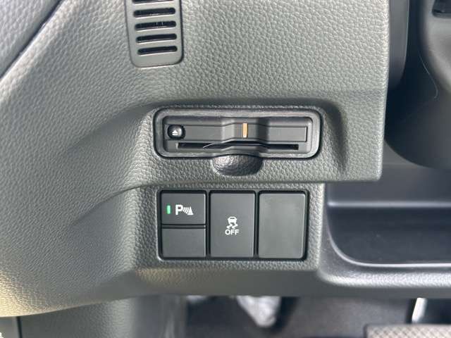 ホンダ Ｎ　ＢＯＸ カスタム ６６０ Ｌ ターボ R5年 (東海) 99