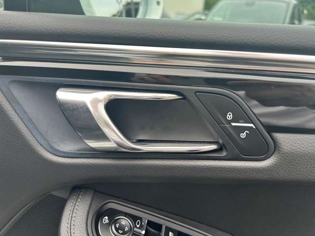 ポルシェ マカン Ｓ ＰＤＫ ４ＷＤ H27年 (東北) 99