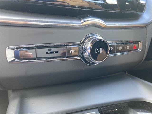 ボルボ ＸＣ６０ Ｄ４ ＡＷＤ モメンタム ディーゼルターボ ４ＷＤ H30年 (東北) 99