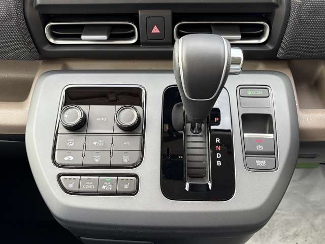 ホンダ フリード　ハイブリッド １．５ Ｅ：ＨＥＶ エアー ＥＸ R7年 (関東) 99