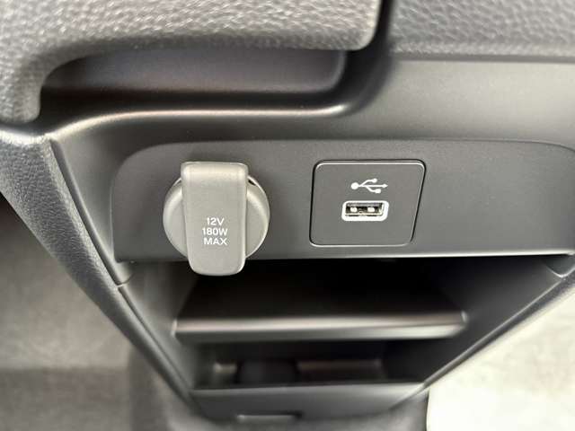 ホンダ フリード　ハイブリッド １．５ Ｅ：ＨＥＶ エアー ＥＸ R7年 (関東) 99