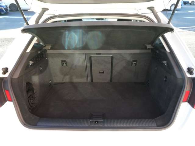 アウディ Ａ３　スポーツバック １．４　ＴＦＳＩ H28年 (関東) 99