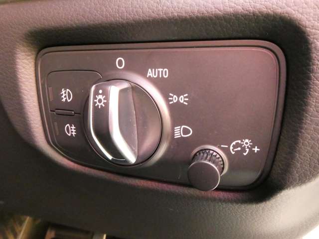 アウディ Ａ３　スポーツバック １．４　ＴＦＳＩ H28年 (関東) 99