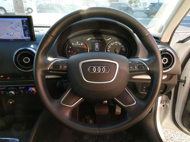 アウディ Ａ３　スポーツバック １．４　ＴＦＳＩ H28年 (関東) 99