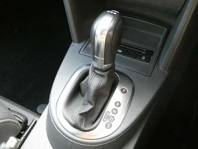 フォルクスワーゲン ゴルフトゥーラン ＴＳＩ　ハイライン H26年 (関東) 99