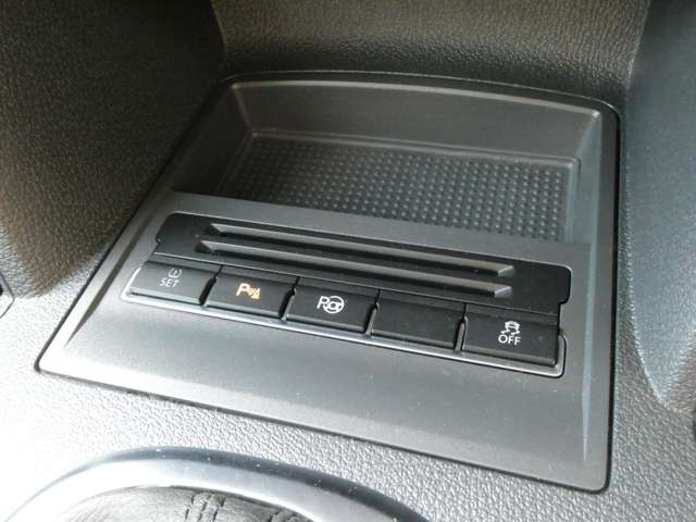 フォルクスワーゲン ゴルフトゥーラン ＴＳＩ　ハイライン H26年 (関東) 99