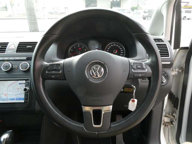 フォルクスワーゲン ゴルフトゥーラン ＴＳＩ　ハイライン H26年 (関東) 99