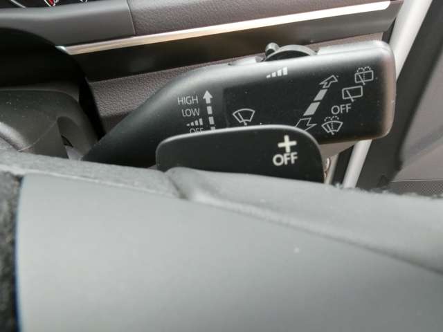 フォルクスワーゲン ゴルフトゥーラン ＴＳＩ　ハイライン H26年 (関東) 99