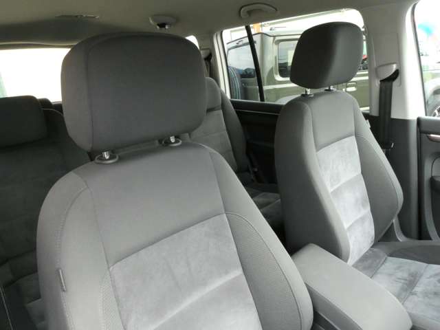 フォルクスワーゲン ゴルフトゥーラン ＴＳＩ　ハイライン H26年 (関東) 99