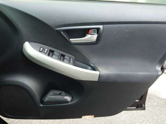 トヨタ プリウス １．８ Ｓ H25年 (関東) 99