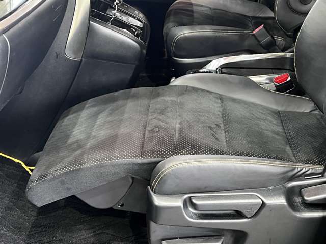 トヨタ ヴェルファイア ２．５ Ｚ Ａエディション ゴールデンアイズ H29年 (関東) 99