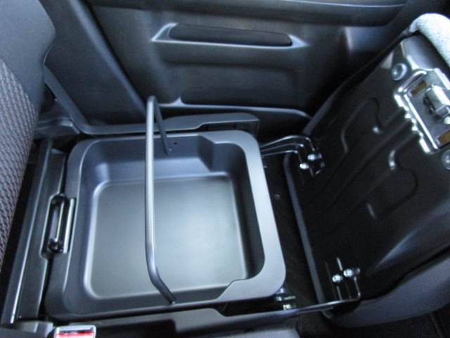 スズキ スペーシア ６６０ カスタム Ｚ H29年 (関東) 99