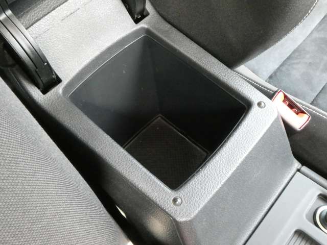 フォルクスワーゲン ゴルフ ＴＳＩ　ハイライン H27年 (関東) 99