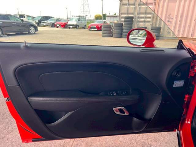 ダッジ チャレンジャー Ｒ／Ｔ スキャットパック H30年 (東海) 99