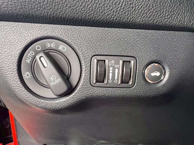 ダッジ チャレンジャー Ｒ／Ｔ スキャットパック H30年 (東海) 99