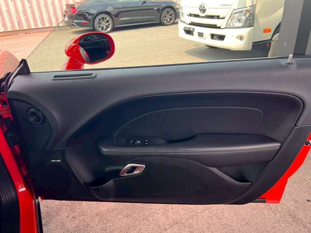 ダッジ チャレンジャー Ｒ／Ｔ スキャットパック H30年 (東海) 99