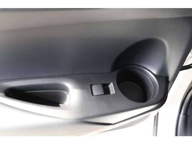 トヨタ カローラクロス　ハイブリッド １．８ ハイブリッド Ｚ R7年 (東海) 99