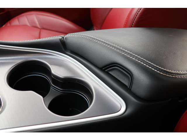 ダッジ チャレンジャー ＳＲＴ ヘルキャット R4年 (東海) 99