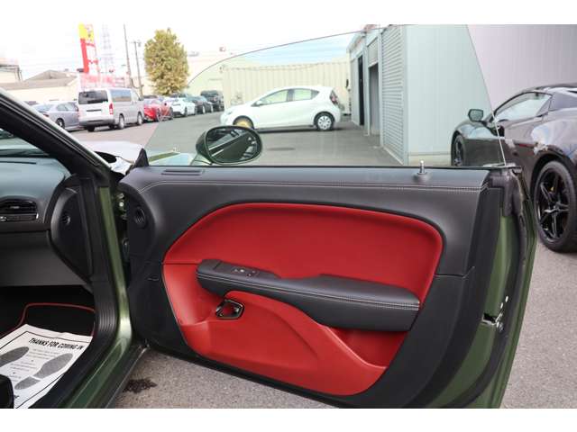 ダッジ チャレンジャー ＳＲＴ ヘルキャット R4年 (東海) 99