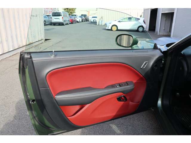 ダッジ チャレンジャー ＳＲＴ ヘルキャット R4年 (東海) 99