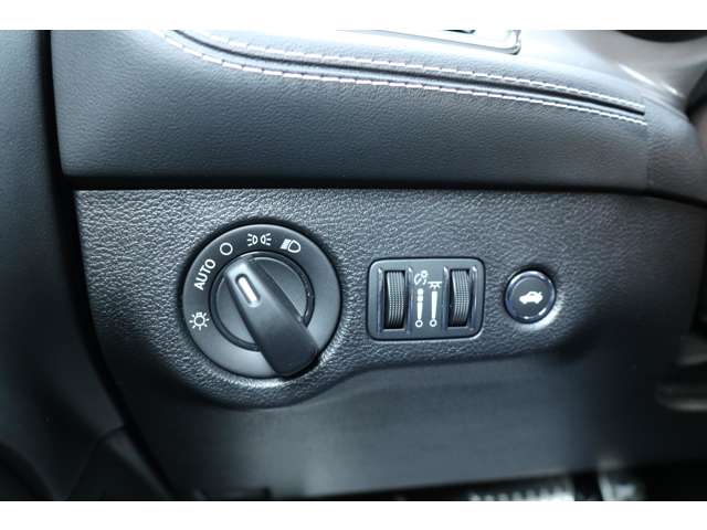 ダッジ チャレンジャー ＳＲＴ ヘルキャット R5年 (東海) 99