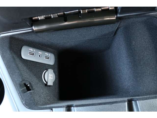 ダッジ チャレンジャー ＳＲＴ ヘルキャット R5年 (東海) 99