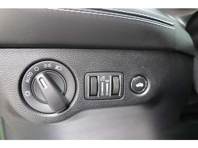 ダッジ チャレンジャー ＳＲＴ ヘルキャット R5年 (東海) 99