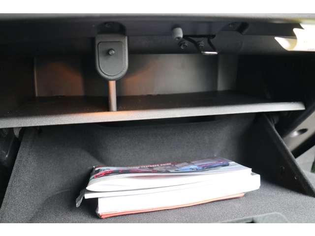 ダッジ チャレンジャー ＳＲＴ ヘルキャット R5年 (東海) 99